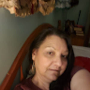 Meet your Posher, Lora